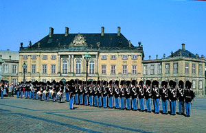 Schloss Amalienborg in Kopenhagen ist Sitz der dänischen Königsfamilie um Königin Margrethe II.
